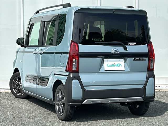 ダイハツ タント ファンクロス 福岡県 2022(令4)年 0.9万km レイクブルーメタリック ・純正ディスプレイオーディオ/-BT/フルセグTV/FM/AM/USB/HDMI/AppleCarPlay/AndroidAuto/・バックカメラ/・純正ドラレコ/・電動パーキングブレーキ/・ブレーキホールド/・純正アルミ14インチ/・純正フロアマット/・ドアバイザー/・ルーフレール/・サンシェード/・後部席テーブル/・ISOFIX/・ステアリングスイッチ