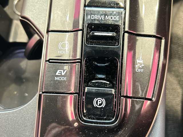 トヨタ クラウン クロスオーバー G 埼玉県 2024(令6)年 0.4万km プレシャスホワイトパール トヨタセーフティセンス/純正12.3インチナビ/ BT/フルセグ/タイプC/全方位カメラ/ワイヤレス充電/デジタルインナーミラー/運転席パワーシート/ハーフレザーシート/レーダークルーズコントロール/レーンキープアシスト/前後パーキングセンサー/純正19インチアルミホイール/AC100V電源/LEDヘッドライト/ETC2.0/スマートキー/禁煙車