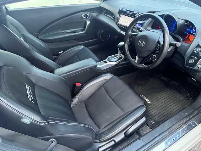 ホンダ ＣＲ－Ｚ αファイナルレーベル 静岡県 2016(平28)年 7.3万km プレミアムホワイトパールⅡ 純正ナビ（CD DVD ワンセグ iPod Bluetooth SD）/バックカメラ/合皮ハーフレザーシート/LEDヘッドライト/フロント純正エアロパーツ/17インチアルミホイール/ETC/スマートキー/スペアキー×１/取扱説明書/保証書