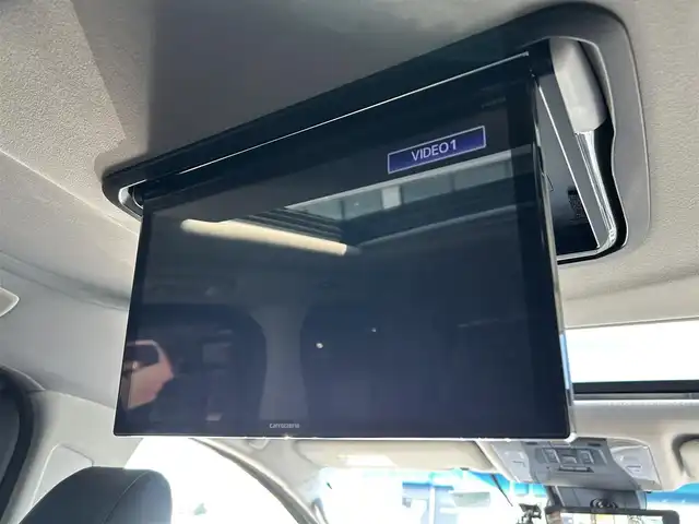 トヨタ アルファード S Cパッケージ 愛媛県 2019(令1)年 2.9万km ホワイトパールクリスタルシャイン 登録時走行距離：28648km/メーカーOP純正ナビ/AM/FM/フルセグTV/DVD/CD/純正後席モニター/サンルーフ/前後ドラレコ/ETC/バックカメラ/デジタルミラー/追従クルコン/レーンキープアシスト/パーキングアシスト/衝突軽減システム/横滑り防止装置/両側パワスラ/電動リアゲート/シートメモリー/ハンドルヒーター/LEDヘッドライト/オートライト/エンジンスタートボタン/スマートキー/純正アルミホイール/純正フロアマット