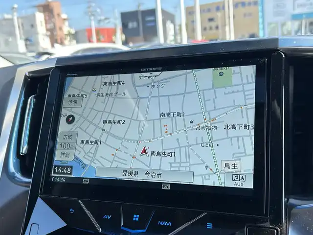 トヨタ アルファード S Cパッケージ 愛媛県 2019(令1)年 2.9万km ホワイトパールクリスタルシャイン 登録時走行距離：28648km/メーカーOP純正ナビ/AM/FM/フルセグTV/DVD/CD/純正後席モニター/サンルーフ/前後ドラレコ/ETC/バックカメラ/デジタルミラー/追従クルコン/レーンキープアシスト/パーキングアシスト/衝突軽減システム/横滑り防止装置/両側パワスラ/電動リアゲート/シートメモリー/ハンドルヒーター/LEDヘッドライト/オートライト/エンジンスタートボタン/スマートキー/純正アルミホイール/純正フロアマット