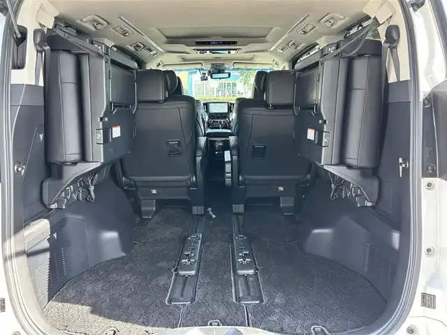トヨタ アルファード S Cパッケージ 愛媛県 2019(令1)年 2.9万km ホワイトパールクリスタルシャイン 登録時走行距離：28648km/メーカーOP純正ナビ/AM/FM/フルセグTV/DVD/CD/純正後席モニター/サンルーフ/前後ドラレコ/ETC/バックカメラ/デジタルミラー/追従クルコン/レーンキープアシスト/パーキングアシスト/衝突軽減システム/横滑り防止装置/両側パワスラ/電動リアゲート/シートメモリー/ハンドルヒーター/LEDヘッドライト/オートライト/エンジンスタートボタン/スマートキー/純正アルミホイール/純正フロアマット