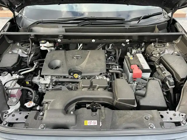 トヨタ ＲＡＶ４ アドベンチャー 滋賀県 2023(令5)年 4.2万km グレーメタリック 4WD(F4)/ワンオーナー/モデリスタジャオスフルエアロ/10.5インチ純正ディスプレイオーディオ/（FM/AM/フルセグ/Bluetooth/USB）/バックカメラ/ETC2.0/デジタルインナーミラー型ドラレコ（ＳＤカード無）/ＴＶキャンセラー/ＴｏｙｏｔａＳａｆｅｔｙＳｅｎｓｅ/・プリクラッシュブレーキアシスト/・パーキングサポートブレーキ（前後方静止物）	/・パーキングサポートブレーキ（後方接近車両）/・ブラインドスポットモニター（ＢＳＭ）/・レーンキープアシスト	/・レーダークルーズコントロール（全車速追従機能付））/・標識検知機能	/運転席・助手席シートヒーター/運転席・助手席シートベンチレーション/シートメモリー/電動格納ミラー/電子パーキング/ブレーキホールド/革巻きステアリング/ステアリングスイッチ/ステアリングヒーター/オートライト/LEDヘッドライト/フロントフォグ/オートマチックハイビーム/フルオートエアコン/プッシュスタート/スマートキー/ルーフレール/車速オートロック