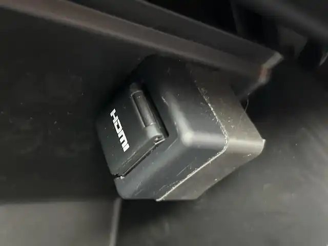 トヨタ ＲＡＶ４ アドベンチャー 滋賀県 2023(令5)年 4.2万km グレーメタリック 4WD(F4)/ワンオーナー/モデリスタジャオスフルエアロ/10.5インチ純正ディスプレイオーディオ/（FM/AM/フルセグ/Bluetooth/USB）/バックカメラ/ETC2.0/デジタルインナーミラー型ドラレコ（ＳＤカード無）/ＴＶキャンセラー/ＴｏｙｏｔａＳａｆｅｔｙＳｅｎｓｅ/・プリクラッシュブレーキアシスト/・パーキングサポートブレーキ（前後方静止物）	/・パーキングサポートブレーキ（後方接近車両）/・ブラインドスポットモニター（ＢＳＭ）/・レーンキープアシスト	/・レーダークルーズコントロール（全車速追従機能付））/・標識検知機能	/運転席・助手席シートヒーター/運転席・助手席シートベンチレーション/シートメモリー/電動格納ミラー/電子パーキング/ブレーキホールド/革巻きステアリング/ステアリングスイッチ/ステアリングヒーター/オートライト/LEDヘッドライト/フロントフォグ/オートマチックハイビーム/フルオートエアコン/プッシュスタート/スマートキー/ルーフレール/車速オートロック