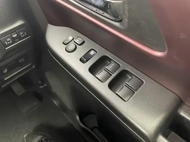 スズキ スペーシア カスタム HYBRID XS 宮城県 2023(令5)年 1.1万km ピュアホワイトP 純正9型ナビ/全方位モニター/両側パワースライドドア/純正15インチアルミホイール/ヘッドアップディスプレイ/ハーフレザーシート/・DN席シートヒーター/LEDヘッドライト/・フォグランプ/クルーズコントロール/・追従走行付き/LDP/ACC/DSBS