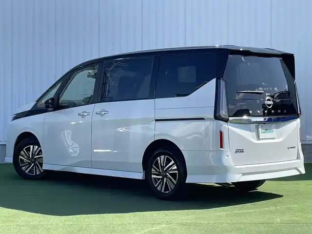日産 セレナ e－パワー ハイウェイスター V 香川県 2023(令5)年 2.2万km パールⅡ 社外7インチメモリナビ/→ワンセグ/CD/DVD/Bluetooth/iPod/AUX/インテリジェントアラウンドビューモニター/インテリジェントルームミラー/プロパイロット/インテリジェントクルーズコントロール/インテリジェントエマージェンシーブレーキ/インテリジェントLI（車線逸脱防止支援システム）/インテリジェントLDW（車線逸脱警報)/インテリジェントパーキングアシスト/インテリジェントBSI（後側方衝突防止支援システム）/インテリジェントBSW（後側方車両検知警報）/BSM/アダップティブLEDヘッドライト/電子パーキング/オートブレーキホールド/革巻きステアリング/ステアリングリモコン/前後ドライブレコーダー/ビルトインETC/プッシュスタート/キーレス/カラーコード：XKJ