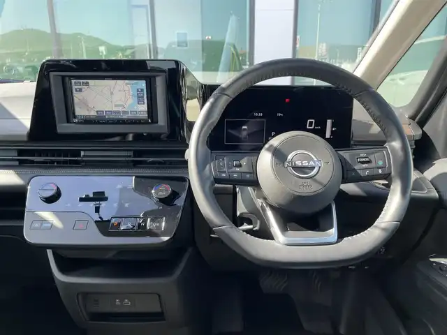 日産 セレナ e－パワー ハイウェイスター V 香川県 2023(令5)年 2.2万km パールⅡ 社外7インチメモリナビ/→ワンセグ/CD/DVD/Bluetooth/iPod/AUX/インテリジェントアラウンドビューモニター/インテリジェントルームミラー/プロパイロット/インテリジェントクルーズコントロール/インテリジェントエマージェンシーブレーキ/インテリジェントLI（車線逸脱防止支援システム）/インテリジェントLDW（車線逸脱警報)/インテリジェントパーキングアシスト/インテリジェントBSI（後側方衝突防止支援システム）/インテリジェントBSW（後側方車両検知警報）/BSM/アダップティブLEDヘッドライト/電子パーキング/オートブレーキホールド/革巻きステアリング/ステアリングリモコン/前後ドライブレコーダー/ビルトインETC/プッシュスタート/キーレス/カラーコード：XKJ