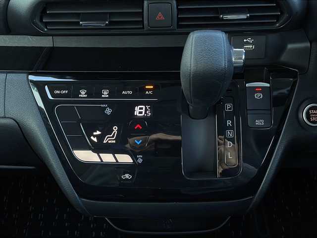 日産 ルークス HWS X プロパイロットED 山口県 2020(令2)年 4.3万km ホワイトパール 純正9インチSDナビ【MM319D-L】/・フルセグテレビ/・Bluetooth/・CD/DVD/USB/iPod/アラウンドビューモニター/インテリジェント ルームミラー/ドライブレコーダー/ETC/アダプティブLEDヘッドライトシステム/LEDフォグランプ/インテリジェント オートライトシステム/サイドターンランプ付電動格納式リモコンカラードドアミラー/電動パーキングブレーキ/オートブレーキホールド/純正フロアマット/純正アルミホイール/スマートキー・スペアキー有/プッシュアップスタート/インテリジェント エマージェンシーブレーキ/プロパイロット/車線逸脱防止支援システム/ふらつき警報/フロント/バックソナー/盗難防止装置/取り扱い説明書