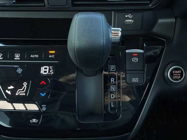 日産 ルークス HWS X プロパイロットED 山口県 2020(令2)年 4.3万km ホワイトパール 純正9インチSDナビ【MM319D-L】/・フルセグテレビ/・Bluetooth/・CD/DVD/USB/iPod/アラウンドビューモニター/インテリジェント ルームミラー/ドライブレコーダー/ETC/アダプティブLEDヘッドライトシステム/LEDフォグランプ/インテリジェント オートライトシステム/サイドターンランプ付電動格納式リモコンカラードドアミラー/電動パーキングブレーキ/オートブレーキホールド/純正フロアマット/純正アルミホイール/スマートキー・スペアキー有/プッシュアップスタート/インテリジェント エマージェンシーブレーキ/プロパイロット/車線逸脱防止支援システム/ふらつき警報/フロント/バックソナー/盗難防止装置/取り扱い説明書