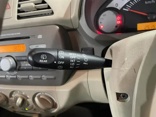 スズキ アルト F 青森県 2012(平24)年 2.6万km シルキーシルバーメタリック AIS評価4点/4WD/5速MT/純正オーディオ/【AM/FM/CD】/純正フロアマット/ヘッドライトレベライザー/ドアバイザー/取扱説明書/保証書