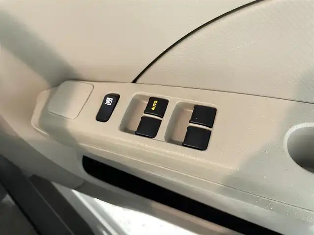 スズキ アルト F 青森県 2012(平24)年 2.6万km シルキーシルバーメタリック AIS評価4点/4WD/5速MT/純正オーディオ/【AM/FM/CD】/純正フロアマット/ヘッドライトレベライザー/ドアバイザー/取扱説明書/保証書