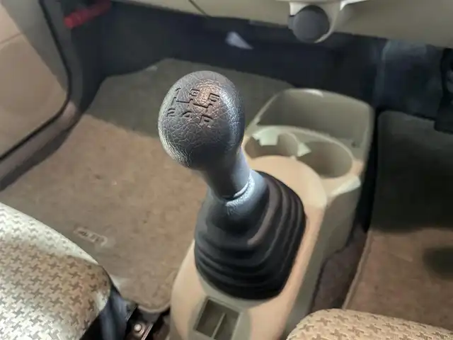 スズキ アルト F 青森県 2012(平24)年 2.6万km シルキーシルバーメタリック AIS評価4点/4WD/5速MT/純正オーディオ/【AM/FM/CD】/純正フロアマット/ヘッドライトレベライザー/ドアバイザー/取扱説明書/保証書