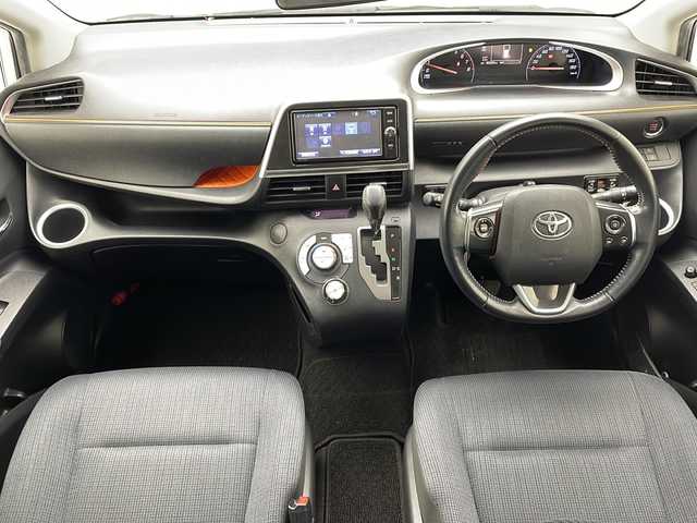 トヨタ シエンタ G 沖縄県 2018(平30)年 6.1万km ホワイトパールクリスタルシャイン 純正ナビ(ＮＳＺＴ－Ｗ６６Ｔ)　/(フルセグＴＶ　Ｂｌｕｅｔｏｏｔｈ　ＣＤ　ＤＶＤ)　/バックカメラ　/ドライブレコーダー　/ＥＴＣ　/両側パワースライドドア　/トヨタセーフティセンス/スマートキー　/アイドリングストップ/ＬＥＤヘッドライト/オートライト/純正15インチアルミホイール　/純正エアロ(モデリスタ)/純正フロアマット