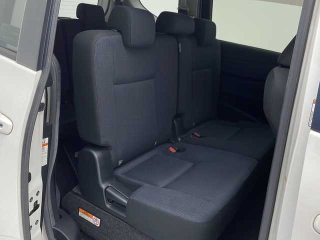 トヨタ シエンタ G 沖縄県 2018(平30)年 6.1万km ホワイトパールクリスタルシャイン 純正ナビ(ＮＳＺＴ－Ｗ６６Ｔ)　/(フルセグＴＶ　Ｂｌｕｅｔｏｏｔｈ　ＣＤ　ＤＶＤ)　/バックカメラ　/ドライブレコーダー　/ＥＴＣ　/両側パワースライドドア　/トヨタセーフティセンス/スマートキー　/アイドリングストップ/ＬＥＤヘッドライト/オートライト/純正15インチアルミホイール　/純正エアロ(モデリスタ)/純正フロアマット