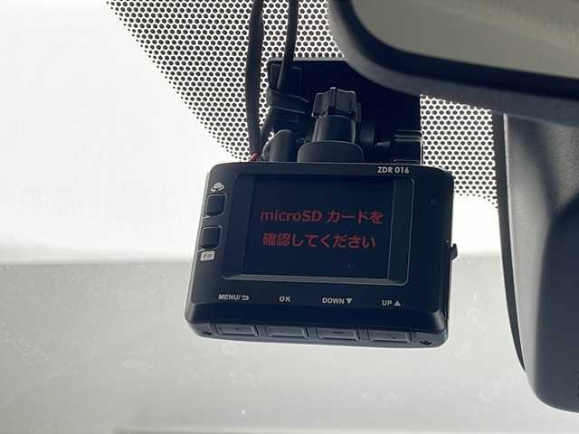 トヨタ シエンタ G 沖縄県 2018(平30)年 6.1万km ホワイトパールクリスタルシャイン 純正ナビ(ＮＳＺＴ－Ｗ６６Ｔ)　/(フルセグＴＶ　Ｂｌｕｅｔｏｏｔｈ　ＣＤ　ＤＶＤ)　/バックカメラ　/ドライブレコーダー　/ＥＴＣ　/両側パワースライドドア　/トヨタセーフティセンス/スマートキー　/アイドリングストップ/ＬＥＤヘッドライト/オートライト/純正15インチアルミホイール　/純正エアロ(モデリスタ)/純正フロアマット