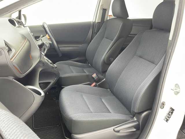 トヨタ シエンタ G 沖縄県 2018(平30)年 6.1万km ホワイトパールクリスタルシャイン 純正ナビ(ＮＳＺＴ－Ｗ６６Ｔ)　/(フルセグＴＶ　Ｂｌｕｅｔｏｏｔｈ　ＣＤ　ＤＶＤ)　/バックカメラ　/ドライブレコーダー　/ＥＴＣ　/両側パワースライドドア　/トヨタセーフティセンス/スマートキー　/アイドリングストップ/ＬＥＤヘッドライト/オートライト/純正15インチアルミホイール　/純正エアロ(モデリスタ)/純正フロアマット