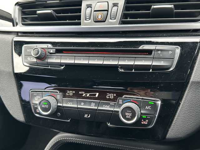 ＢＭＷ Ｘ１ xDrive 18d xライン 道東・釧路十勝 2016(平28)年 6.5万km 黒 ワンオーナー/４WD/純正HDDナビ/　CD/DVD/BT/USB/バックカメラ/ミラーETC/衝突回避ブレーキ/クルーズコントロール/リアパークディスタンスコントロール/ハーフレザーシート/パワーバックドア/LEDヘッドライト/オートライト/純正18インチAW/純正フロアマット/取扱説明書/保証書/スペアキー