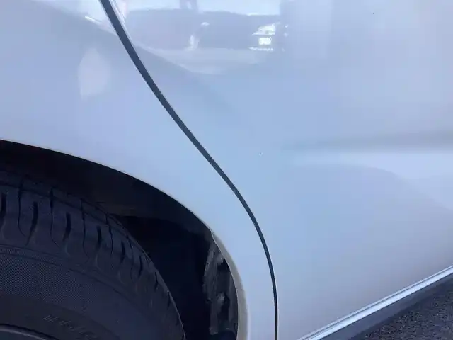 ホンダ フリード＋ ハイブリット クロスター ホンダセンシング 鹿児島県 2021(令3)年 11.7万km プラチナホワイトパール ワンオーナー/純正9インチプレミアムインターナビ/(VXM-217VFNi)/バックカメラ/ビルトインETC(ナビ連動)/純正ドライブレコーダー(DRH-204VD)/(ナビ連動タイプ/前後カメラ)/Cパッケージ/・照明付きバニティミラー(運転席/助手席)/・プラズマクラスター付きオートエアコン/・サイド/カーテンエアバッグ/・シートヒーター(運転席/助手席)/・ロールサンシェード(スライドドア)/・熱線入りフロントウインドウ/ヒーデッドドアミラー/USB端子/ステアリングスイッチ/ホンダセンシング(安全運転支援システム)/両側パワースライドドア/LEDヘッドライト/オートライト/LEDフロントフォグランプ/合皮/ファブリックコンビシート/シルバールーフレール/マルチラゲッジボード/ルーフラック/スマートキー×2本/取説&保証書&ナビ取説有り/ダンロップ エナセーブ/2022年製フロント2本/2025年製リヤ2本/