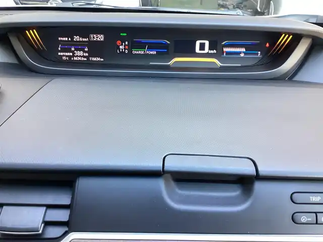 ホンダ フリード＋ ハイブリット クロスター ホンダセンシング 鹿児島県 2021(令3)年 11.7万km プラチナホワイトパール ワンオーナー/純正9インチプレミアムインターナビ/(VXM-217VFNi)/バックカメラ/ビルトインETC(ナビ連動)/純正ドライブレコーダー(DRH-204VD)/(ナビ連動タイプ/前後カメラ)/Cパッケージ/・照明付きバニティミラー(運転席/助手席)/・プラズマクラスター付きオートエアコン/・サイド/カーテンエアバッグ/・シートヒーター(運転席/助手席)/・ロールサンシェード(スライドドア)/・熱線入りフロントウインドウ/ヒーデッドドアミラー/USB端子/ステアリングスイッチ/ホンダセンシング(安全運転支援システム)/両側パワースライドドア/LEDヘッドライト/オートライト/LEDフロントフォグランプ/合皮/ファブリックコンビシート/シルバールーフレール/マルチラゲッジボード/ルーフラック/スマートキー×2本/取説&保証書&ナビ取説有り/ダンロップ エナセーブ/2022年製フロント2本/2025年製リヤ2本/