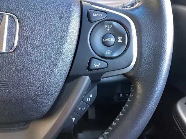 ホンダ フリード＋ ハイブリット クロスター ホンダセンシング 鹿児島県 2021(令3)年 11.7万km プラチナホワイトパール ワンオーナー/純正9インチプレミアムインターナビ/(VXM-217VFNi)/バックカメラ/ビルトインETC(ナビ連動)/純正ドライブレコーダー(DRH-204VD)/(ナビ連動タイプ/前後カメラ)/Cパッケージ/・照明付きバニティミラー(運転席/助手席)/・プラズマクラスター付きオートエアコン/・サイド/カーテンエアバッグ/・シートヒーター(運転席/助手席)/・ロールサンシェード(スライドドア)/・熱線入りフロントウインドウ/ヒーデッドドアミラー/USB端子/ステアリングスイッチ/ホンダセンシング(安全運転支援システム)/両側パワースライドドア/LEDヘッドライト/オートライト/LEDフロントフォグランプ/合皮/ファブリックコンビシート/シルバールーフレール/マルチラゲッジボード/ルーフラック/スマートキー×2本/取説&保証書&ナビ取説有り/ダンロップ エナセーブ/2022年製フロント2本/2025年製リヤ2本/