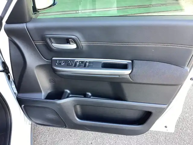 ホンダ フリード＋ ハイブリット クロスター ホンダセンシング 鹿児島県 2021(令3)年 11.7万km プラチナホワイトパール ワンオーナー/純正9インチプレミアムインターナビ/(VXM-217VFNi)/バックカメラ/ビルトインETC(ナビ連動)/純正ドライブレコーダー(DRH-204VD)/(ナビ連動タイプ/前後カメラ)/Cパッケージ/・照明付きバニティミラー(運転席/助手席)/・プラズマクラスター付きオートエアコン/・サイド/カーテンエアバッグ/・シートヒーター(運転席/助手席)/・ロールサンシェード(スライドドア)/・熱線入りフロントウインドウ/ヒーデッドドアミラー/USB端子/ステアリングスイッチ/ホンダセンシング(安全運転支援システム)/両側パワースライドドア/LEDヘッドライト/オートライト/LEDフロントフォグランプ/合皮/ファブリックコンビシート/シルバールーフレール/マルチラゲッジボード/ルーフラック/スマートキー×2本/取説&保証書&ナビ取説有り/ダンロップ エナセーブ/2022年製フロント2本/2025年製リヤ2本/