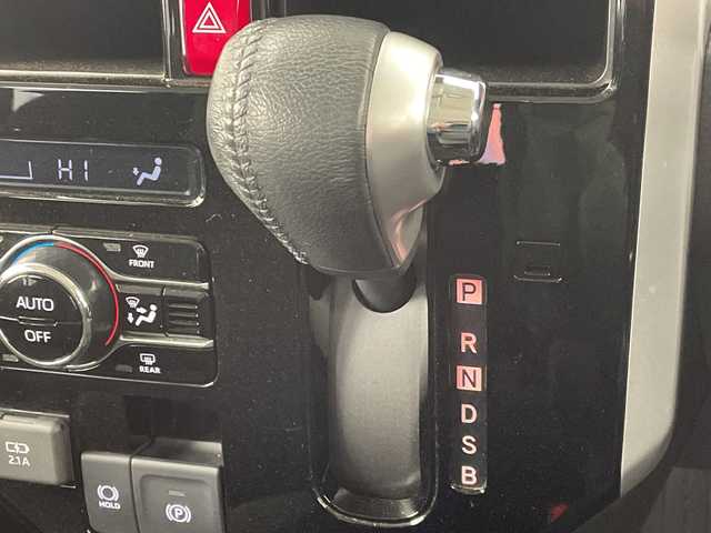 トヨタ ルーミー カスタムG 大阪府 2020(令2)年 1万km パールホワイトⅢ スマートアシスト/・衝突軽減ブレーキ/・先行車発進お知らせ/・車線逸脱防止/・標識認識機能/コーナーセンサー/純正SDナビ/・CD/・Bluetooth/・フルセグTV/バックカメラ/両側パワースライドドア/ステアリングスイッチ/アイドリングストップ/オートブレーキホールド/オートライト/LEDヘッドライト/フォグランプ/Wエアバッグ/ABS/スマートキー