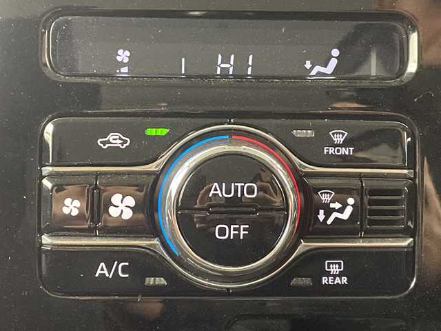 トヨタ ルーミー カスタムG 大阪府 2020(令2)年 1万km パールホワイトⅢ スマートアシスト/・衝突軽減ブレーキ/・先行車発進お知らせ/・車線逸脱防止/・標識認識機能/コーナーセンサー/純正SDナビ/・CD/・Bluetooth/・フルセグTV/バックカメラ/両側パワースライドドア/ステアリングスイッチ/アイドリングストップ/オートブレーキホールド/オートライト/LEDヘッドライト/フォグランプ/Wエアバッグ/ABS/スマートキー