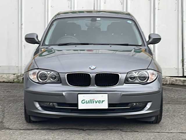 ＢＭＷ １１６ｉ 山形県 2011(平23)年 0.3万km スペースグレー ワンオーナー/社外メモリナビ【AVIC-RZ801】/(DVD/フルセグTV/Bluetooth/USB/MSV)/バックカメラ/横滑り防止機能/純正16インチアルミホイール/HIDヘッドライト/カーテンエアバッグ/スペアキー1本/保証書/取扱説明書