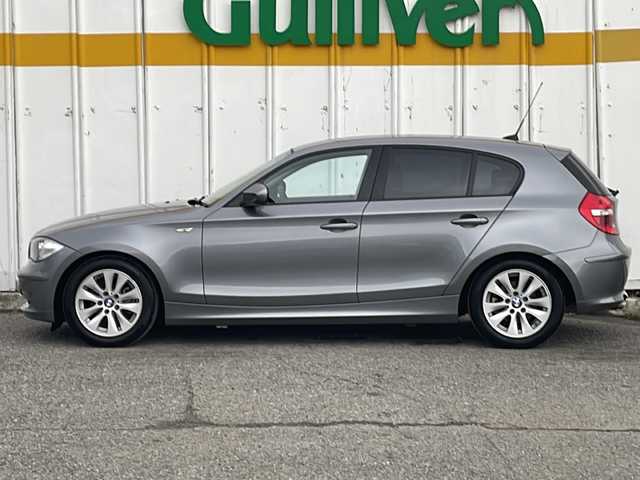 ＢＭＷ １１６ｉ 山形県 2011(平23)年 0.3万km スペースグレー ワンオーナー/社外メモリナビ【AVIC-RZ801】/(DVD/フルセグTV/Bluetooth/USB/MSV)/バックカメラ/横滑り防止機能/純正16インチアルミホイール/HIDヘッドライト/カーテンエアバッグ/スペアキー1本/保証書/取扱説明書