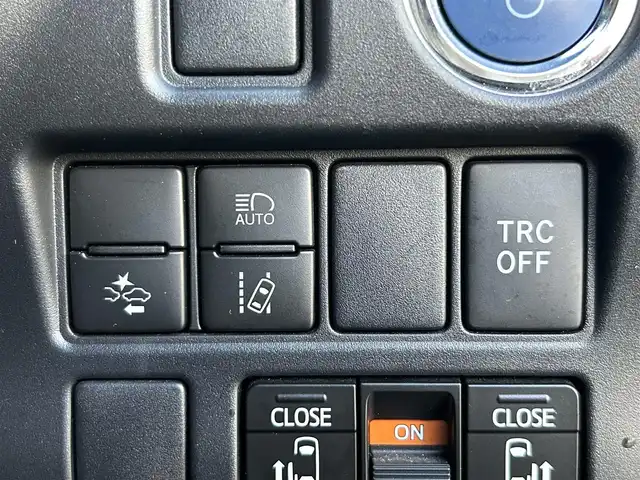 トヨタ ヴォクシー ハイブリッド ZS 煌Ⅱ 福岡県 2019(平31)年 3.8万km ブラック 純正9型SDナビ(フルセグTV/CD/DVD/BT)バックモニタトヨタセーフティコーナーセンサー両側電動パワスラクルーズコントロールドラレコETCシートヒーターUSB純正フロアマット純正LEDヘッドライト純正アルミホイールプッシュスタートスマートキー