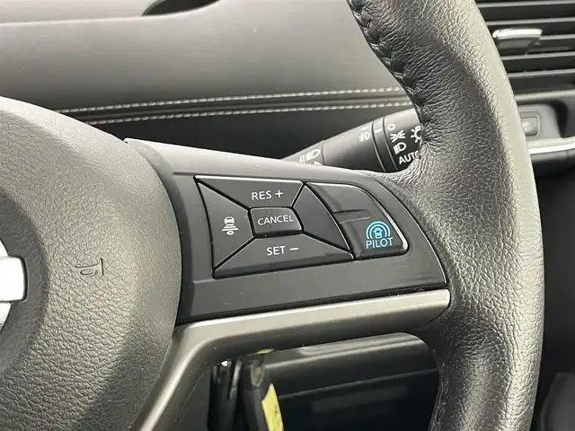 日産 セレナ ハイウェイスターVセレクションⅡ 埼玉県 2018(平30)年 4.5万km ブリリアントホワイトパール 2トーン セーフティパックB/・プロパイロット/・電動パーキングブレーキ/ブレーキホールド/・インテリジェントルームミラー/・アラウンドビューモニター/・パーキングアシスト/・カーテンエアバック/コーナーセンサー/ハンズフリー両側パワースライドドア/エマージェンシーブレーキ/ハイビームアシスト/車線逸脱警報/純正９型ナビ（MM５１８D-L）/・フルセグ/・CD/DVD/ブルーレイ/・Bluetooth/・SD音楽録音/純正フリップダウンモニター/革巻きステアリング/オートライト/LEDヘッドライト/フォグランプ/純正１６インチアルミホイール/W+サイド+カーテンエアバック