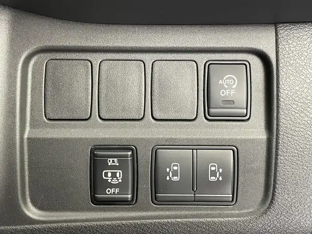 日産 セレナ ハイウェイスターVセレクションⅡ 埼玉県 2018(平30)年 4.5万km ブリリアントホワイトパール 2トーン セーフティパックB/・プロパイロット/・電動パーキングブレーキ/ブレーキホールド/・インテリジェントルームミラー/・アラウンドビューモニター/・パーキングアシスト/・カーテンエアバック/コーナーセンサー/ハンズフリー両側パワースライドドア/エマージェンシーブレーキ/ハイビームアシスト/車線逸脱警報/純正９型ナビ（MM５１８D-L）/・フルセグ/・CD/DVD/ブルーレイ/・Bluetooth/・SD音楽録音/純正フリップダウンモニター/革巻きステアリング/オートライト/LEDヘッドライト/フォグランプ/純正１６インチアルミホイール/W+サイド+カーテンエアバック