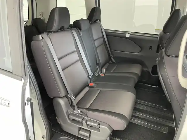 日産 セレナ ハイウェイスターVセレクションⅡ 埼玉県 2018(平30)年 4.5万km ブリリアントホワイトパール 2トーン セーフティパックB/・プロパイロット/・電動パーキングブレーキ/ブレーキホールド/・インテリジェントルームミラー/・アラウンドビューモニター/・パーキングアシスト/・カーテンエアバック/コーナーセンサー/ハンズフリー両側パワースライドドア/エマージェンシーブレーキ/ハイビームアシスト/車線逸脱警報/純正９型ナビ（MM５１８D-L）/・フルセグ/・CD/DVD/ブルーレイ/・Bluetooth/・SD音楽録音/純正フリップダウンモニター/革巻きステアリング/オートライト/LEDヘッドライト/フォグランプ/純正１６インチアルミホイール/W+サイド+カーテンエアバック