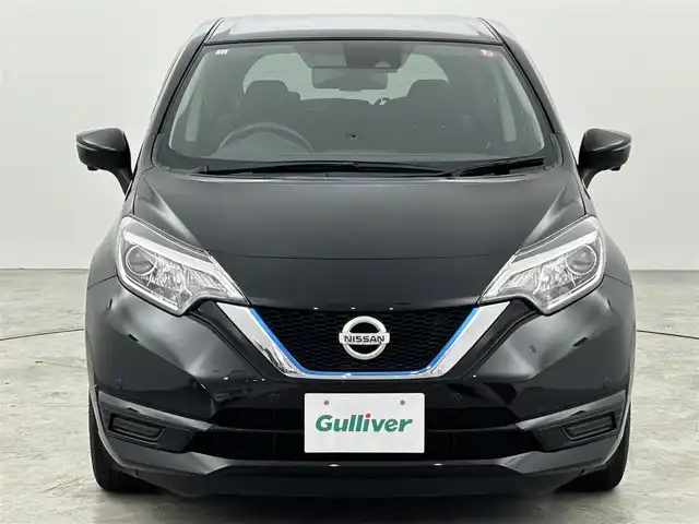 日産 ノート e－パワー X 福岡県 2018(平30)年 2.4万km スーパーブラック 純正ナビ（ＢＴ，フルセグＴＶ）　/アラウンドビューモニター　/インテリジェントルームミラー　/コーナーセンサー　/エマージェンシーブレーキ　/レーンキープ　/横滑り防止装置　/純正１５インチＡＷ　/ＬＥＤヘッドライト