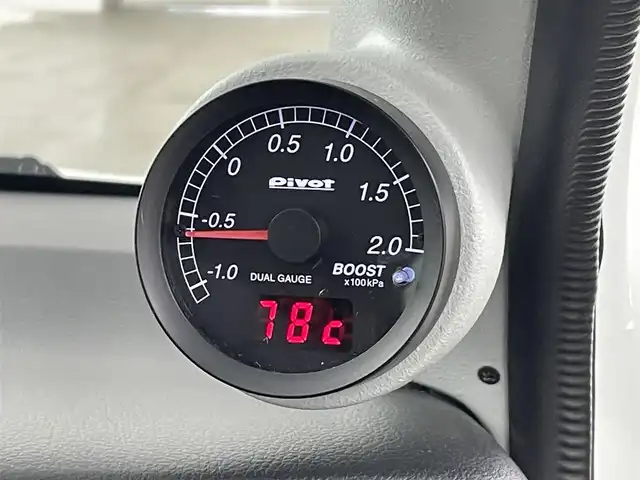 スズキ アルト ワークス 広島県 2016(平28)年 4.9万km パールホワイト ５MT車/前席レカロシート/社外フローティングナビ/フルセグTV/BT/CD/DVD/BD/ETC/前後ドライブレコーダー/Pivot製追加メーター/革巻きステアリング/ステアリングリモコン/プッシュスタート/スマートキー/スペアキー/LEDライト/オートライト/フォグライト/NEW SR製ショックアブソーバー/純正フロアマット/ドアバイザー/取扱説明書/保証書