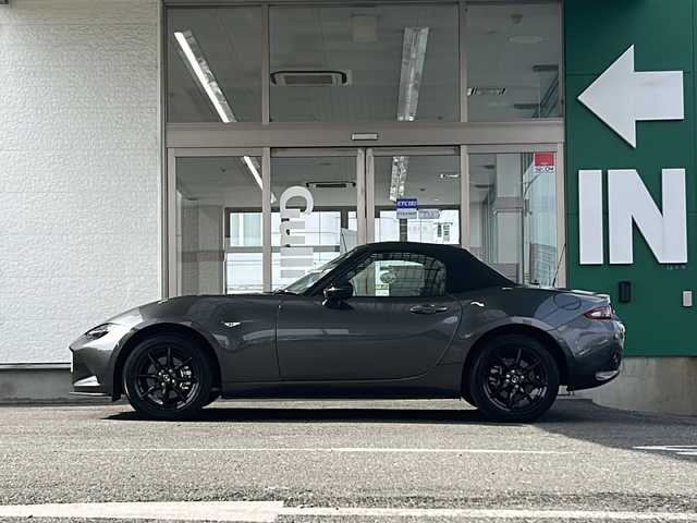 マツダ ロードスター NR－A 愛知県 2022(令4)年 1.2万km マシーングレープレミアムM 禁煙車/ビルシュタイン社製の車高調整機能付きダンパー/トルクセンシング式スーパーLSD/フロントサスタワーバー/ブラインドスポットモニター/純正オーディオ/純正AW/社外フロアマット/レーンキープアシスト/衝突軽減ブレーキ/後方コーナーセンサー/純正LEDヘッドライト/オートライト/オートマッチクハイビーム/電動格納ミラー/ETC/スペアキー/取扱説明書/保証書