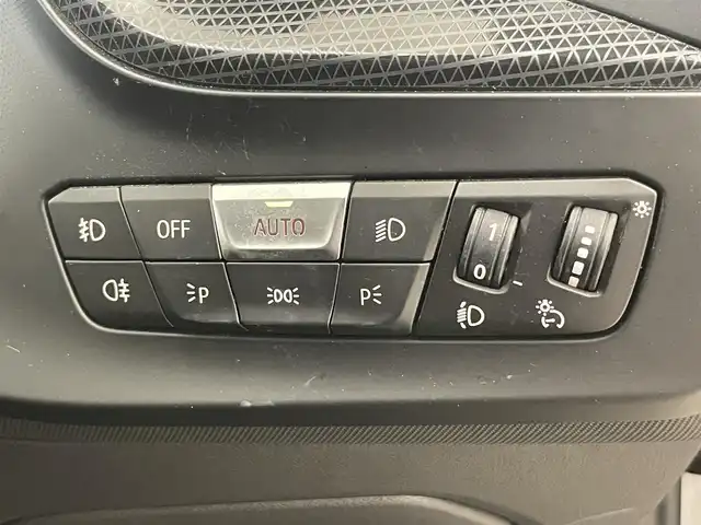 ＢＭＷ ２１８ｉ グランクーペ 岡山県 2020(令2)年 4.6万km ミネラルホワイト 純ｉＤｒｉｖｅ　/Ｒカメラ　/Ｐアシスト　/後退アシスト　/正面衝突警告　/車線逸脱警告　/ステアリングサポート　/車線変更警告　/オートＡ／Ｃ　/ワイヤレスチャージ　/アイドリングストップ　/パワーシート（Ｄ）　/アクティブクルーズ　/BMW純正オールウェザーマット　/オートライト　/オートワイパー　/アップルカープレイ　/ミラー一体型ETC　/ドラレコ（下・R）　/アンビエントライト　/コンフォートアクセス　/リアディライト