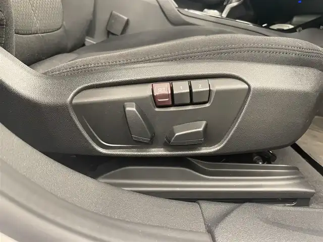 ＢＭＷ ２１８ｉ グランクーペ 岡山県 2020(令2)年 4.6万km ミネラルホワイト 純ｉＤｒｉｖｅ　/Ｒカメラ　/Ｐアシスト　/後退アシスト　/正面衝突警告　/車線逸脱警告　/ステアリングサポート　/車線変更警告　/オートＡ／Ｃ　/ワイヤレスチャージ　/アイドリングストップ　/パワーシート（Ｄ）　/アクティブクルーズ　/BMW純正オールウェザーマット　/オートライト　/オートワイパー　/アップルカープレイ　/ミラー一体型ETC　/ドラレコ（下・R）　/アンビエントライト　/コンフォートアクセス　/リアディライト