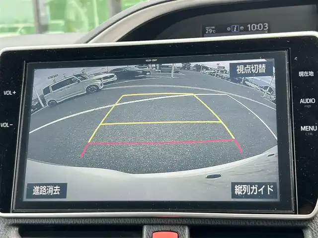 トヨタ ヴォクシー ZS 煌 奈良県 2018(平30)年 7.8万km ホワイトパールクリスタルシャイン 純正10インチナビ/(AM/FM/CD/DVD/BT/USB/HDMI/SD/フルセグTV）/バックカメラ/両側パワースライドドア/ビルトインETC/トヨタセーフティセンス/プリクラッシュセーフティ/レーントレーシングアシスト/オートマチックハイビーム/オートライト/デジタルインナーミラー/ドライブレコーダー/クルーズコントロール/アイドリングストップ/革巻きステアリング/ステアリングスイッチ/プッシュスタート/電格ウインカーミラー/純正フロアマット/横滑り防止装置