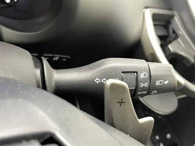 レクサス ＮＸ 300 Fスポーツ 熊本県 2018(平30)年 6.1万km ホワイトノーヴァガラスフレーク サンルーフ　/純正ナビ（ＣＤ・ＤＶＤ・フルセグ・ＢＴ・ＡＵＸ・ＵＳＢ）/バックカメラ　/純正前方ドライブレコーダー　/ビルトインＥＴＣ２．０　/純正エアロ（F・S・R）/前席シートヒーター　/前席エアーシート　/前席パワーシート/シートメモリー/パワーバックドア/ステアリングヒーター/プリクラッシュセーフティ/アダブティブクルーズコントロール/レーンデェパーチャアラート/ブラインドスポットモニター/横滑り防止/純正フロアマット/純正１８インチAW/オートライト/LEDヘッドライト/フォグライト/スマートキー/プッシュスタート