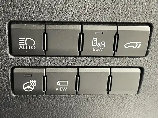 レクサス ＮＸ 300 Fスポーツ 熊本県 2018(平30)年 6.1万km ホワイトノーヴァガラスフレーク サンルーフ　/純正ナビ（ＣＤ・ＤＶＤ・フルセグ・ＢＴ・ＡＵＸ・ＵＳＢ）/バックカメラ　/純正前方ドライブレコーダー　/ビルトインＥＴＣ２．０　/純正エアロ（F・S・R）/前席シートヒーター　/前席エアーシート　/前席パワーシート/シートメモリー/パワーバックドア/ステアリングヒーター/プリクラッシュセーフティ/アダブティブクルーズコントロール/レーンデェパーチャアラート/ブラインドスポットモニター/横滑り防止/純正フロアマット/純正１８インチAW/オートライト/LEDヘッドライト/フォグライト/スマートキー/プッシュスタート