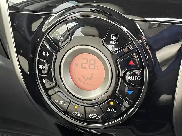 日産 ノート メダリスト X 岐阜県 2015(平27)年 5.8万km ブリリアントホワイトパール (株)IDOMが運営する【じしゃロン多治見店】の自社ローン専用車両になります。こちらは現金またはオートローンご利用時の価格です。自社ローンご希望の方は別途その旨お申付け下さい。/ディーラーオプションナビ/　（Bluetooth/DVD/フルセグ）/アラウンドビューモニター/エマージェンシーブレーキ/レーンキープアシスト/アイドリングストップ/コーナーセンサー/オートライト/フォグランプ/ETC