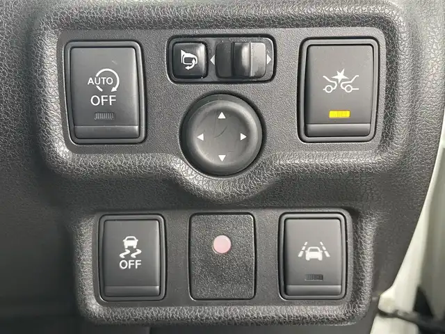 日産 ノート メダリスト X 岐阜県 2015(平27)年 5.8万km ブリリアントホワイトパール (株)IDOMが運営する【じしゃロン多治見店】の自社ローン専用車両になります。こちらは現金またはオートローンご利用時の価格です。自社ローンご希望の方は別途その旨お申付け下さい。/ディーラーオプションナビ/　（Bluetooth/DVD/フルセグ）/アラウンドビューモニター/エマージェンシーブレーキ/レーンキープアシスト/アイドリングストップ/コーナーセンサー/オートライト/フォグランプ/ETC
