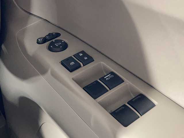 ホンダ Ｎ ＢＯＸ G Lパッケージ 沖縄県 2014(平26)年 10.3万km ヒダマリアイボリーパール 禁煙車/純正ナビ【VXM-145VFi】　/フルセグ　Ｂｌｕｅｔｏｏｔｈ　ＤＶＤ再生　/フリップダウンモニター　/大型ルーフコンソール　/両側パワースライドドア　/ＥＴＣ　/バックカメラ　/ステアリングスイッチ/ベンチシート/スマートキー/純正14インチアルミ