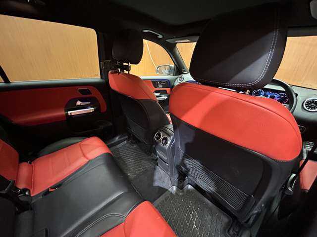 メルセデス・ベンツ Ｍ・ベンツ ＧＬＢ２００ｄ 4マチック AMGライン 千葉県 2023(令5)年 4.2万km マウンテングレー ＡＭＧライン　/パノラマＳＲ　/アドバンスドＰＫＧ　/赤黒革シート　/ナビ　/ＴＶ　/Ｂｌｕｅｔｏｏｔｈ接続　/３６０°ＨＵＤ　/電動シート　/シートＨ　/電動リアゲート　/ＬＥＤヘッドライト　/衝突軽減Ｂ　/ＢＳＭ　/ＬＫＡ