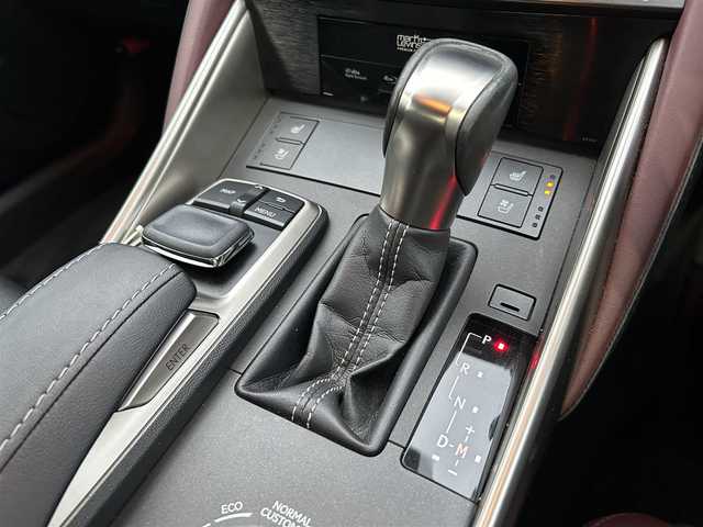 レクサス ＩＳ 200t バージョンL 熊本県 2017(平29)年 5.1万km レッドマイカクリスタルシャイン サンルーフ/革シート/プッシュスタート/純正ナビ/（CD・DVD・フルセグTV・BTオーディオ・SD）/マークレビンソン/バックカメラ/ビルトインETC/前後ドライブレコーダー/純正18インチAW/レーダークルーズ/パドルシフト/前席パワーシート・右前席シートメモリー/前席エアーシート・シートヒーター/LEDヘッドライト/オートライト/前後コーナーセンサー/横滑り防止装置/ウィンカーミラー/純正フロアマット/新車保証書/取扱説明書/スマートスペアキー×1本/カード型キー×1本