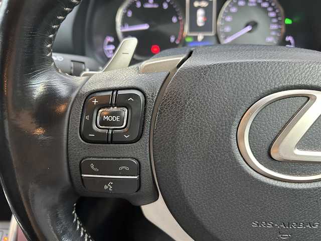 レクサス ＩＳ 200t バージョンL 熊本県 2017(平29)年 5.1万km レッドマイカクリスタルシャイン サンルーフ/革シート/プッシュスタート/純正ナビ/（CD・DVD・フルセグTV・BTオーディオ・SD）/マークレビンソン/バックカメラ/ビルトインETC/前後ドライブレコーダー/純正18インチAW/レーダークルーズ/パドルシフト/前席パワーシート・右前席シートメモリー/前席エアーシート・シートヒーター/LEDヘッドライト/オートライト/前後コーナーセンサー/横滑り防止装置/ウィンカーミラー/純正フロアマット/新車保証書/取扱説明書/スマートスペアキー×1本/カード型キー×1本