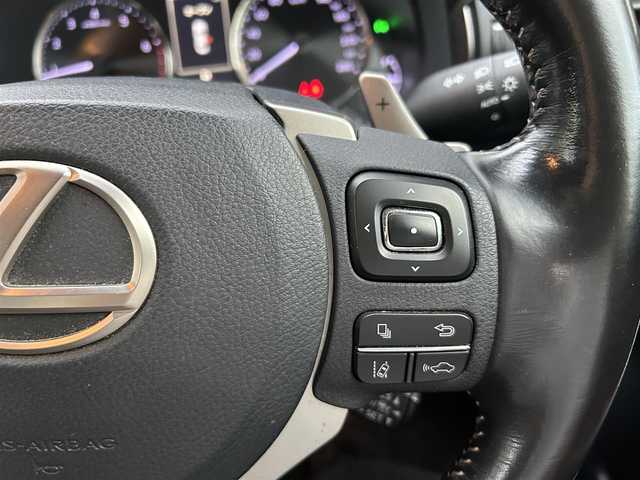 レクサス ＩＳ 200t バージョンL 熊本県 2017(平29)年 5.1万km レッドマイカクリスタルシャイン サンルーフ/革シート/プッシュスタート/純正ナビ/（CD・DVD・フルセグTV・BTオーディオ・SD）/マークレビンソン/バックカメラ/ビルトインETC/前後ドライブレコーダー/純正18インチAW/レーダークルーズ/パドルシフト/前席パワーシート・右前席シートメモリー/前席エアーシート・シートヒーター/LEDヘッドライト/オートライト/前後コーナーセンサー/横滑り防止装置/ウィンカーミラー/純正フロアマット/新車保証書/取扱説明書/スマートスペアキー×1本/カード型キー×1本