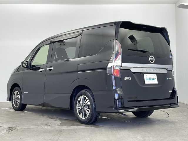 日産 セレナ e－パワー ハイウェイスター V 鹿児島県 2022(令4)年 2.4万km ダイヤモンドブラック 純正10型ナビ/（CD/DVD/BT/BR/フルセグTV）/純正フリップダウンモニター/プロパイロット/エマージェンシーブレーキ/ブラインドスポットモニター/両側パワースライドドア/電動パーキングブレーキ/オートホールド/オートライト/オートマチックハイビーム/ステアリングスイッチ/ドライブレコーダー/バックカメラ/スマートキー/プッシュスタート