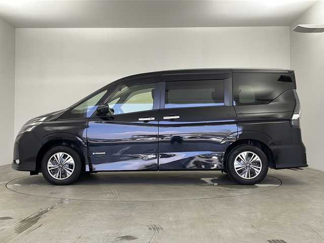 日産 セレナ e－パワー ハイウェイスター V 鹿児島県 2022(令4)年 2.4万km ダイヤモンドブラック 純正10型ナビ/（CD/DVD/BT/BR/フルセグTV）/純正フリップダウンモニター/プロパイロット/エマージェンシーブレーキ/ブラインドスポットモニター/両側パワースライドドア/電動パーキングブレーキ/オートホールド/オートライト/オートマチックハイビーム/ステアリングスイッチ/ドライブレコーダー/バックカメラ/スマートキー/プッシュスタート